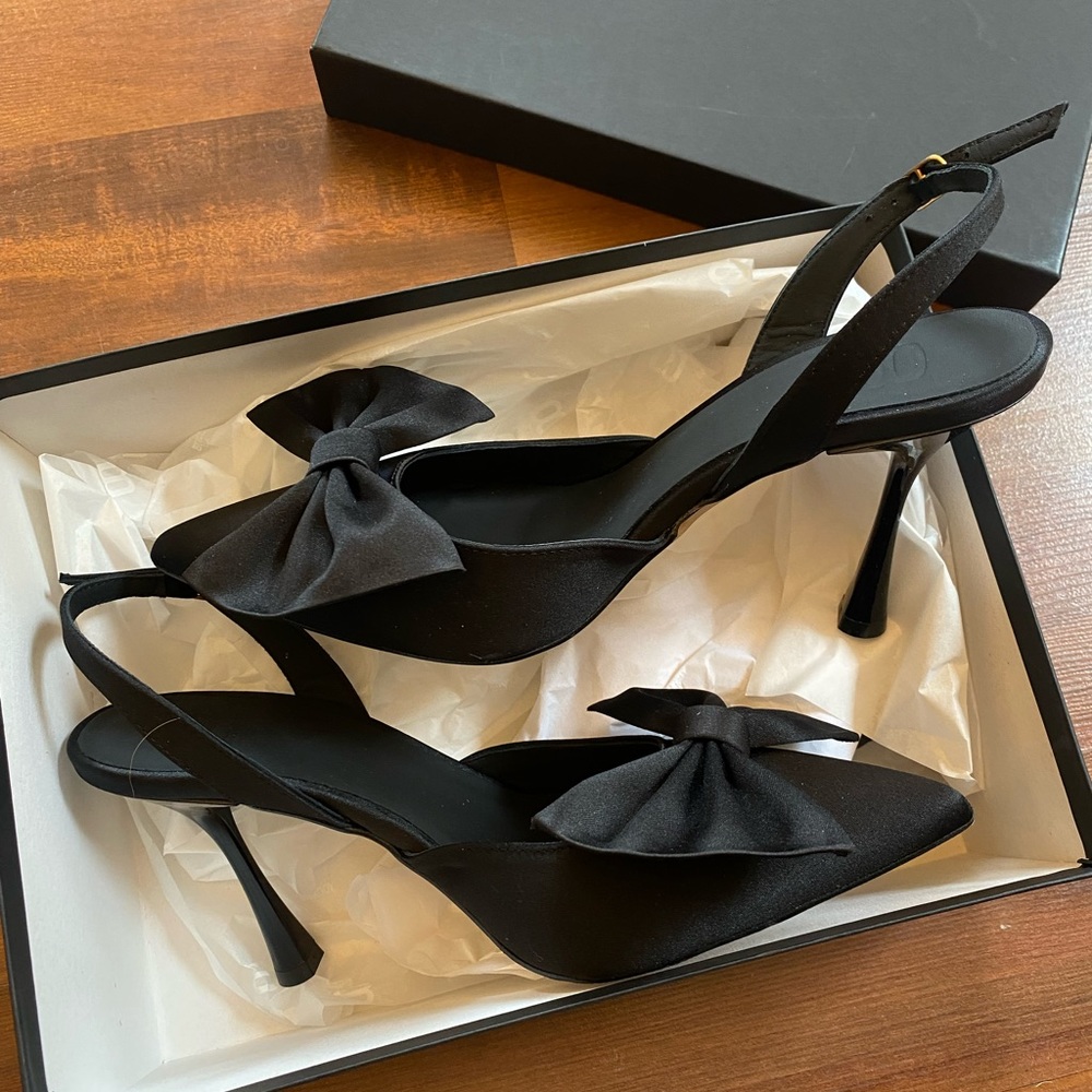 SATIN SLING-BACK W/ BOW - brand new